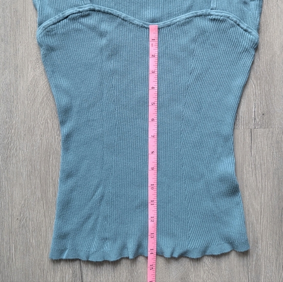 Ribbed Sweetheart Neckline Sleeveless Top - Picture 5 of 5